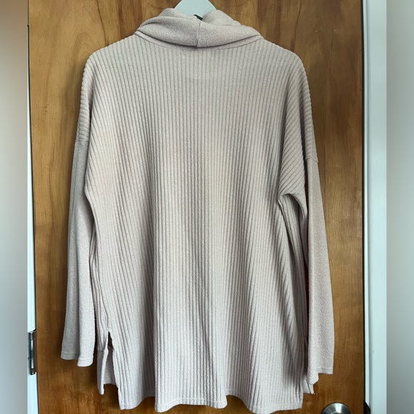 MB Curated Cowl Neck ribbed top - Picture 5 of 5